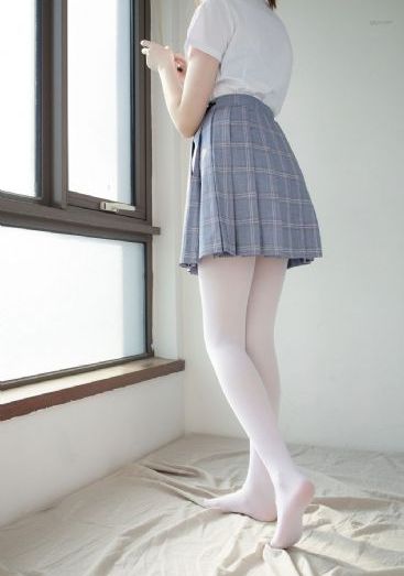 欧美百褶裙街拍_BD国语高清电影在线
